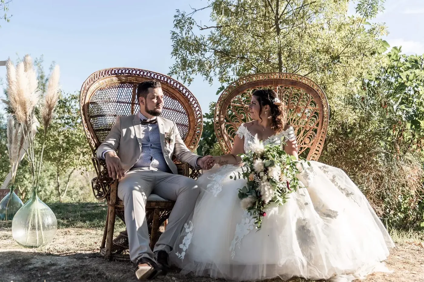 Mariés dans le parc du Domaine