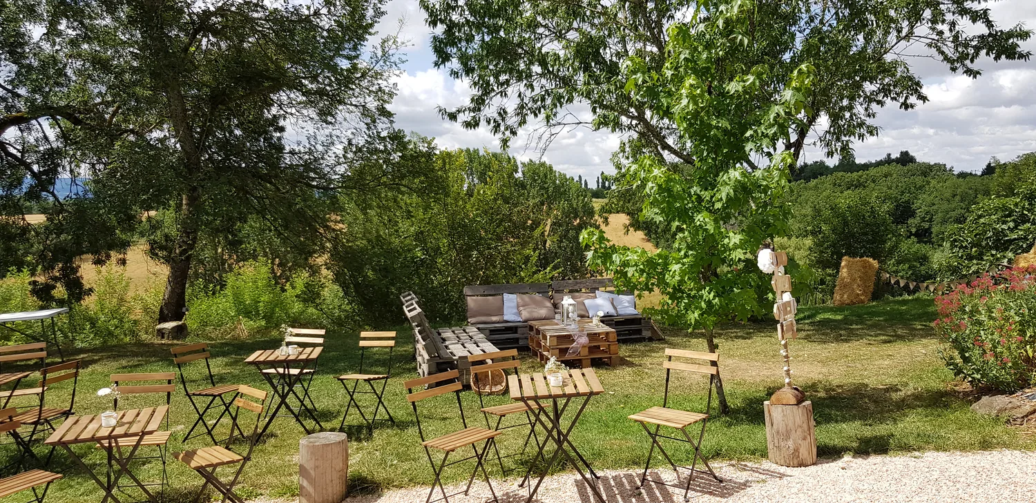 Réception de mariage en extérieur au Domaine de Flore